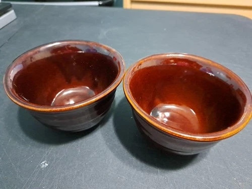 Vtg Maple Leaf Monmouth USA Pottery Stoneware (2 PC Set) 5" Diameter