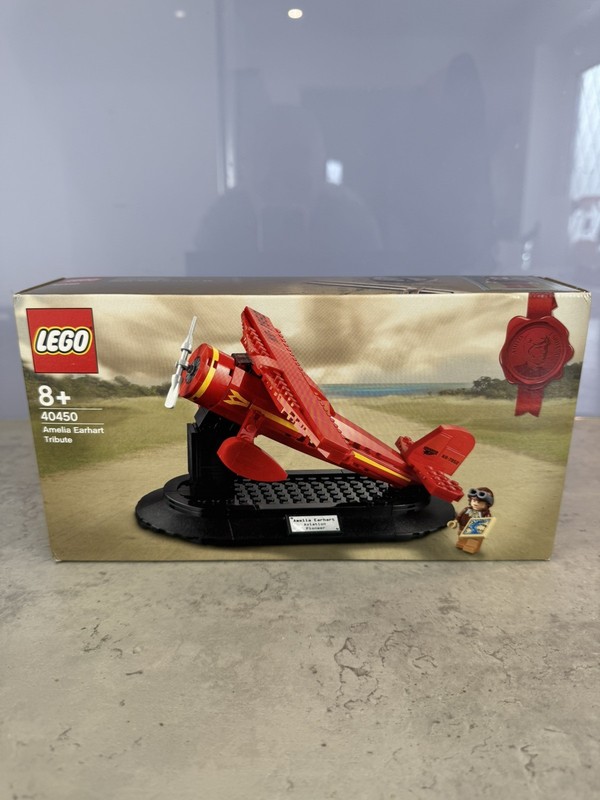 Brand New LEGO 40450 Amelia Earhart Tribute Sealed Limited Edition
