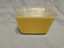 Vintage Pyrex Lidded Yellow Refrigerator Dish 501B,501C