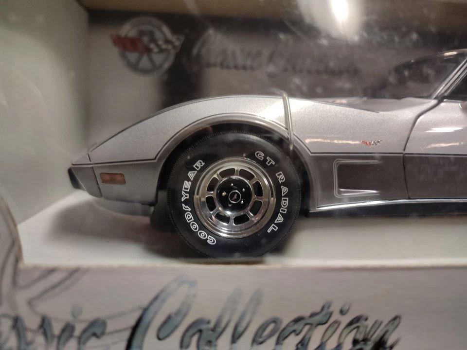 UT 1978 Corvette L-88 2-Tone 25th Anniv. 1:18 scale Diecast scale 2108 UBER RARE - Image 2 of 4