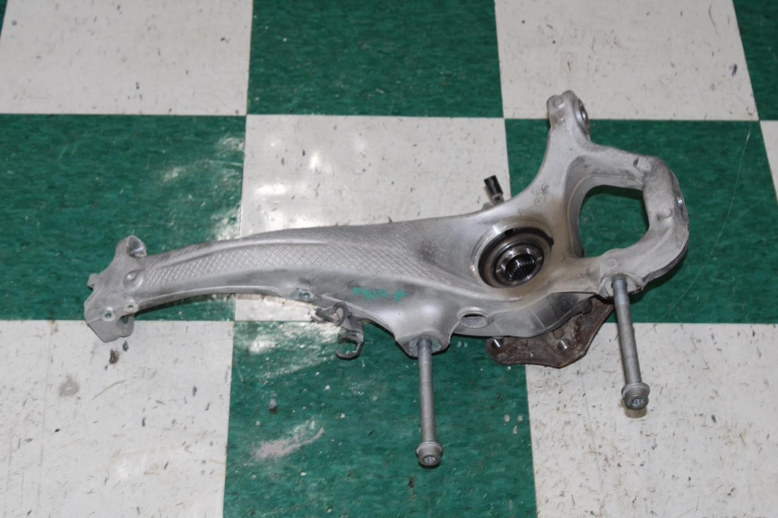 Bentley Continental GT 2020-2023 Front Right Steering wheel hub