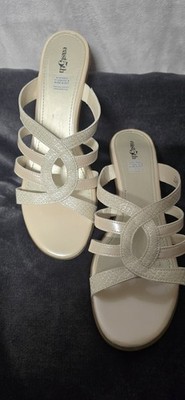 East 5th JC Penney Womens 11M Sandals Shoes Eloise Pearl Cream Slip On Round Toe