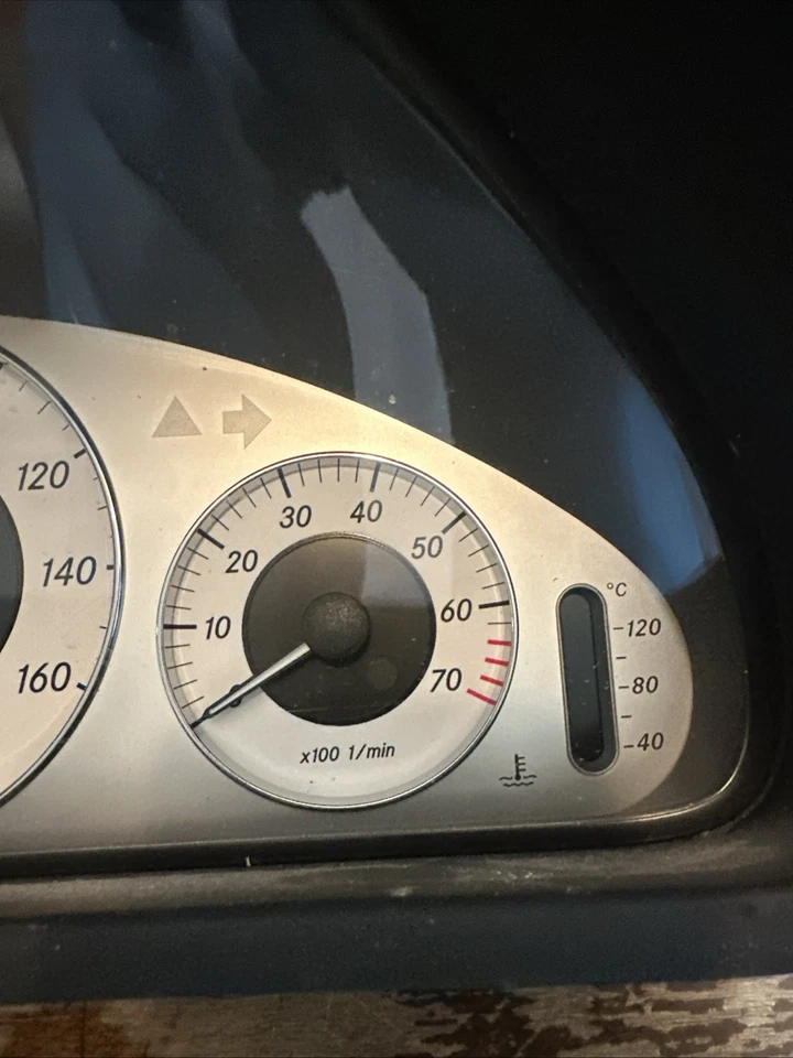 Cuadro velocímetro Mercedes Benz CLK350 CLK550 2008-2009 A2095406248 OEM. U Foto 4 de 4