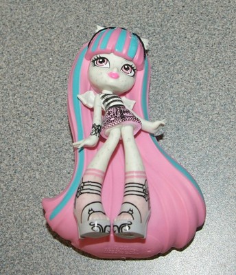 Monster High Rochelle Goyle Figure 4