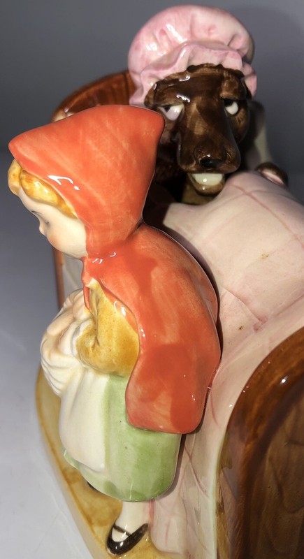 Vintage Little Red Riding Hood Moving Ceramic Music Box | Quon-Quon 1982 Japan