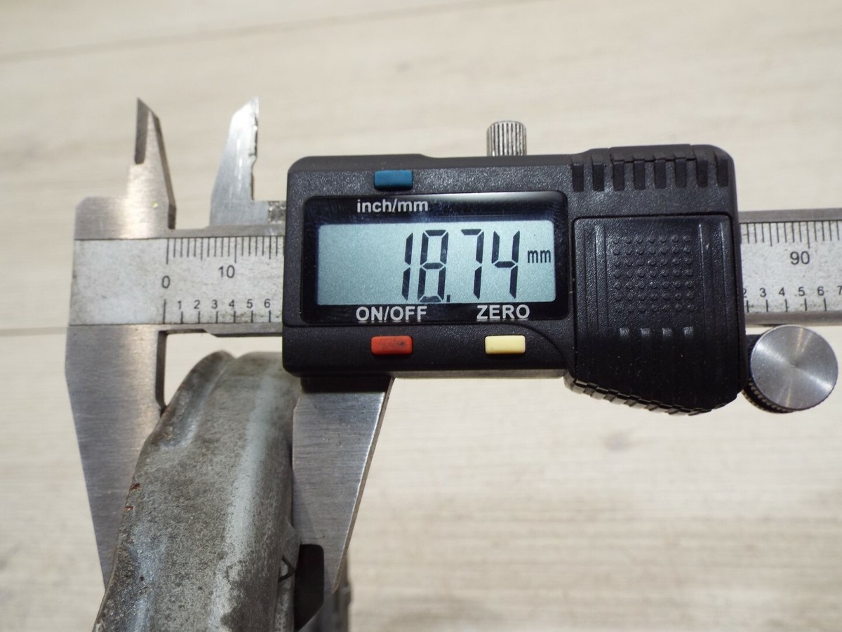 BMW VARIOUS MODELS FUEL TANK LOCKING SCREW CAP FASTENER FUEL  