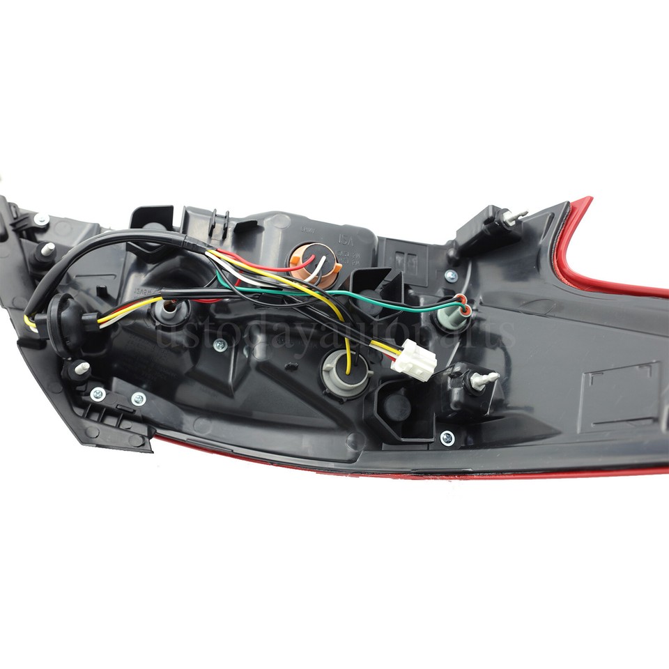 Right Passenger Side Outer Tail Lamp For 2016-2018 Nissan Altima - Red Lens, Halogen-747889