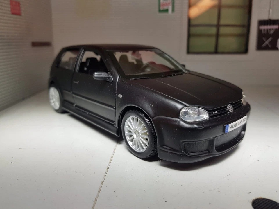 VW Golf R32 GTI Mk4 Black Mark 4 IV V6 31290 Matt 1:24 Scale Model R-32 - Image 3 of 4