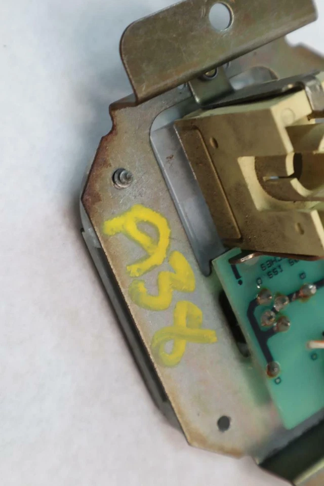 INTERRUPTOR BOTÓN REINICIO BENTLEY TURBO R TRIP 91 Foto 4 de 4