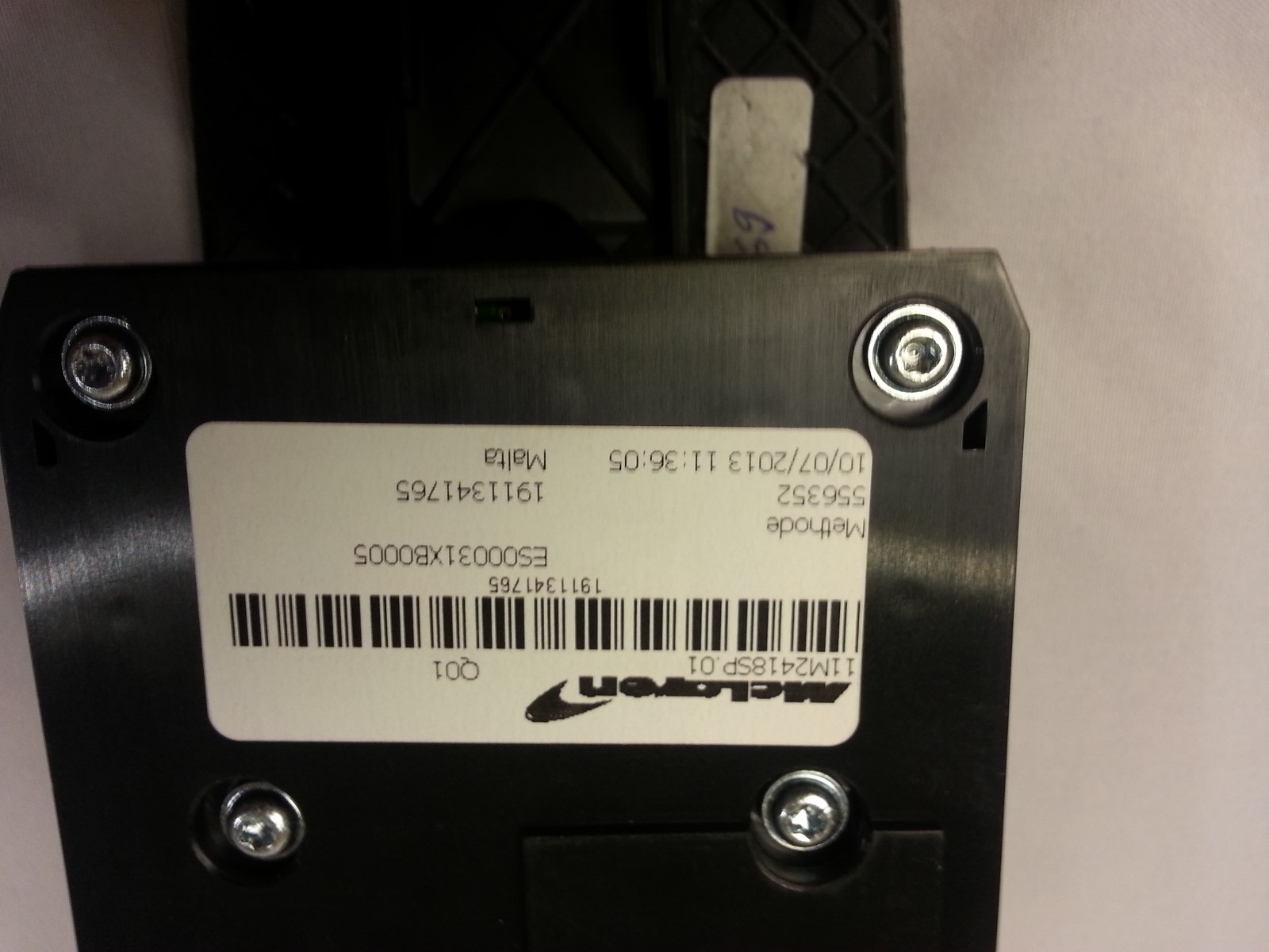 McLaren MP4-12C SPYDER 11-14 CARBON FIBER SWITCH PANEL CENTER CONSOLE 11M2418SP 