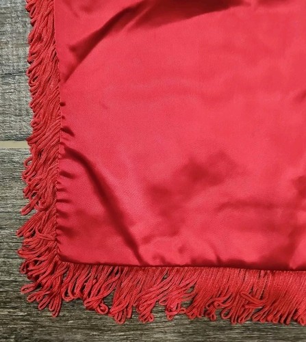 Funda Almohada Vintage Rojo Satinado con Flores Bordadas - Imagen 3 de 11