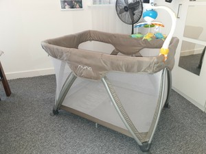 nuna safari travel cot