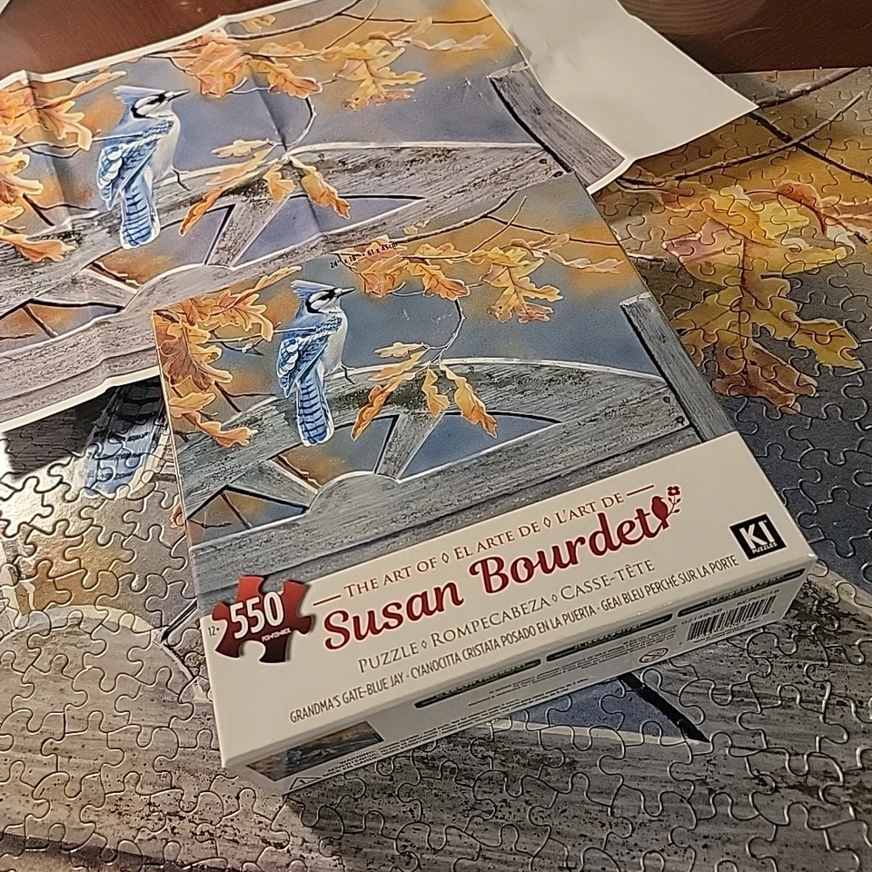 Rompecabezas Grandma's Gate-Blue Jay 550 piezas - Susan Bourdet 24" x 18" + póster Foto 2 de 4