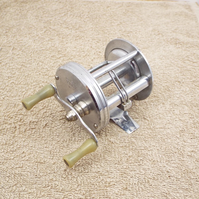 BRONSON FLYER NO.2450 Vintage fishing reel