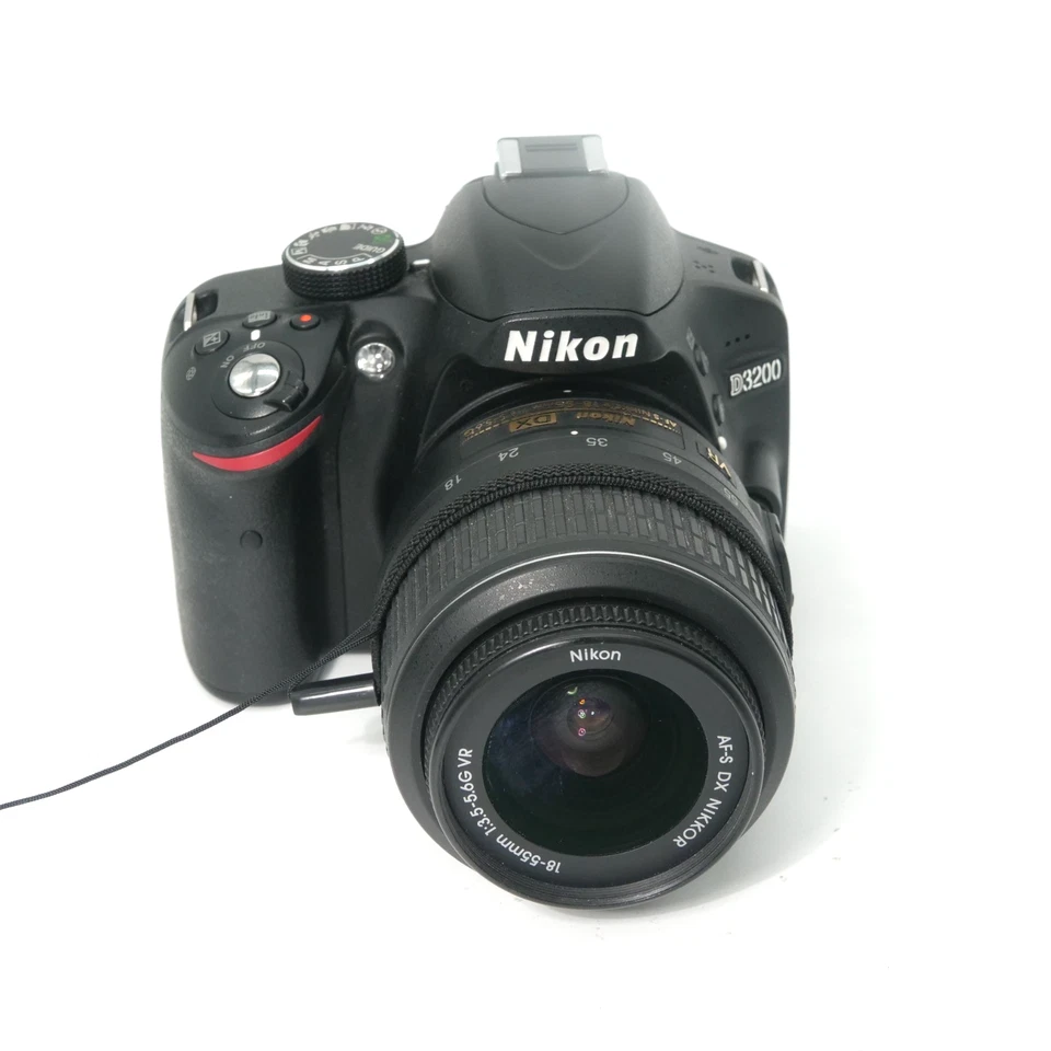 Nikon D3200 24MP DSLR Camera with 18-55mm Lens + Extra Accessories - Image 2 of 4