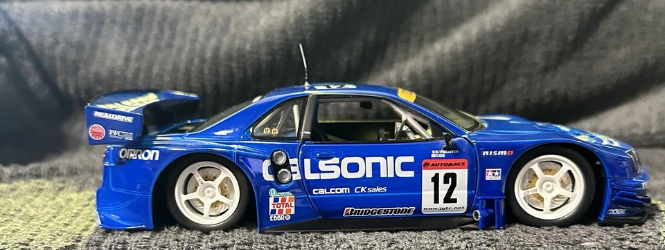 DIECAST MUSCLE MACHINES NISSAN  GT-R CALSONIC SKYLINE 2003 SERIES 1:24 VGC. - Image 2 of 4