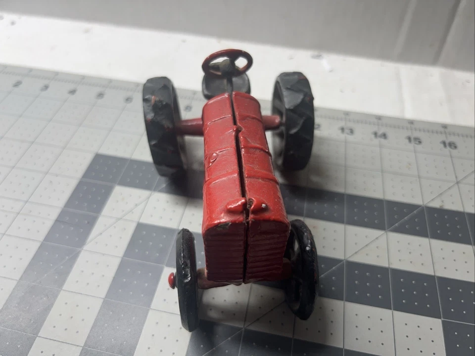 Vintage Fordson 1/16 Scale Ertl?  Toy Diecast Tractor Model with Steel Wheels - Image 2 of 4
