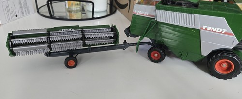 Britains Scale, Siku Fendt 8350 AL Combine Harvester 1/32 Scale. Incomplete! - Picture 12 of 14