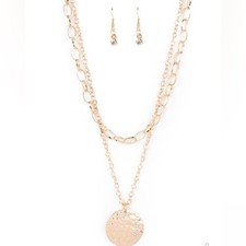 Set Double chain gold tone necklace and earrings