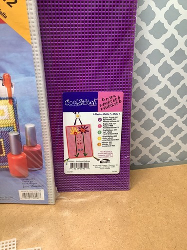 Lot Of 42 Darice & Uniek Crafts 7-Mesh 10.5” X 13.5” Plastic Canvas Crafts USA - Picture 3 of 5