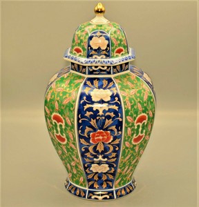 Antique Chinese Kangxi Porcelain Famille Rose Floral Lotus Ginger Jar Urn Vase