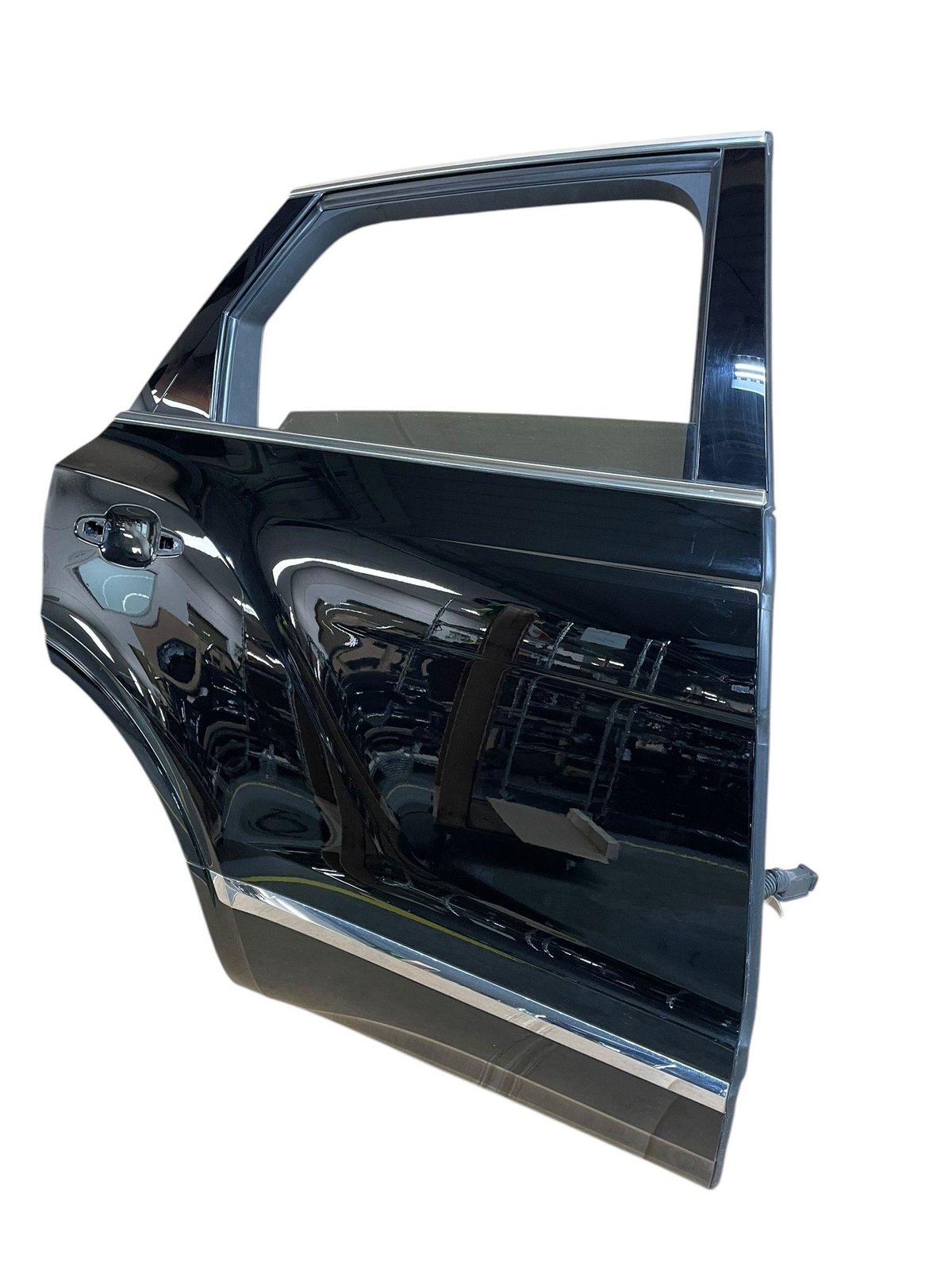 2016-2020 BENTLEY BENTAYGA REAR RIGHT SIDE DOOR W/ WINDOW GLASS W/O HANDLE