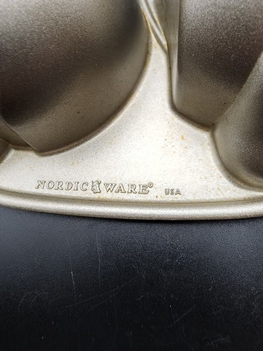 Nordic Ware Il Bruco Affamato Stampo per Torte Padella - Foto 4 di 6