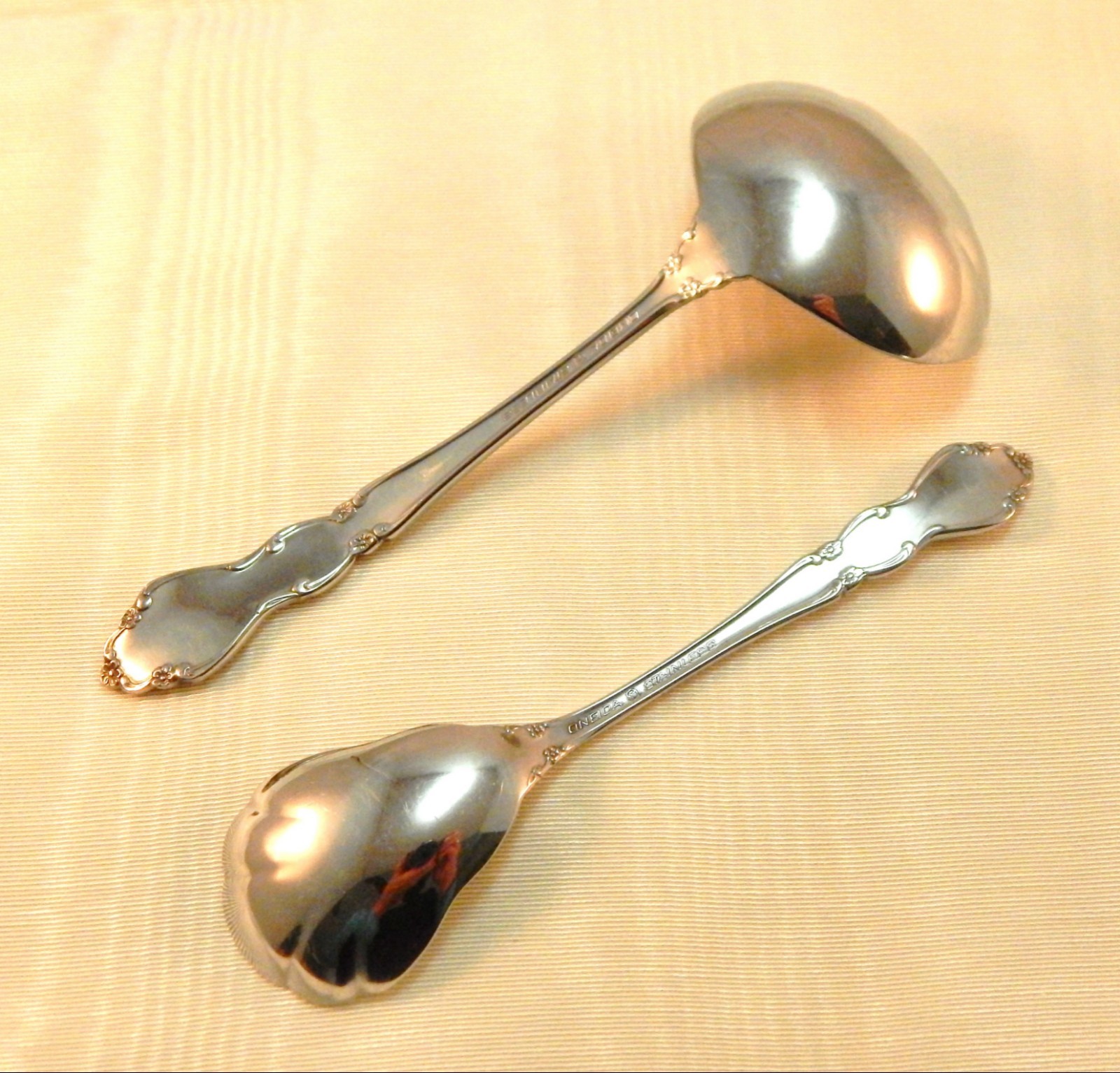 Oneida DOVER Glossy Stainless Cube Mark Gravy Ladle & Sugar Shell Spoon