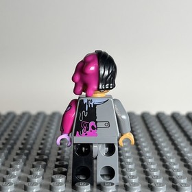 LEGO Minifigure - Two-Face Blueish Gray Suit - Batman - (SH0395) - Set #70915 1A