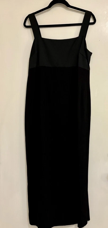 Vestido y abrigo de lana largo completo negro formal Marina Rinaldi Foto 3 de 4