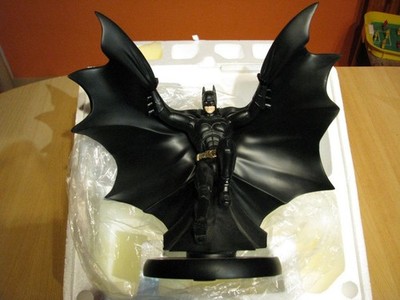 DC Direct Batman in Flight Statue,  No. 3745/4000, mit OVP und Karte, wie NEU