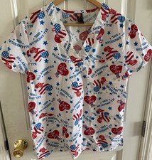 Women's I Love Lucy Medical Scrub Top Cap Sleeves Hearts Size S Small Pockets