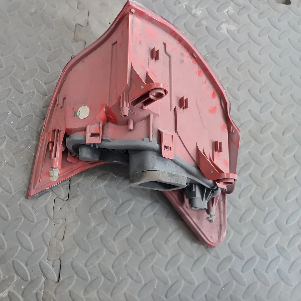 PEUGEOT 3008 2008-2013 LUZ TRASERA EXTERIOR PASAJERO LADO IZQUIERDO 9683460880 Foto 2 de 4