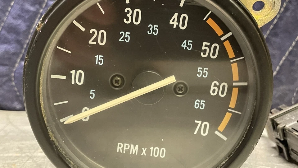 1987-1991 Jeep Wrangler YJ Tachometer Gauge (Head Only) OEM 56002915 Foto 2 de 4