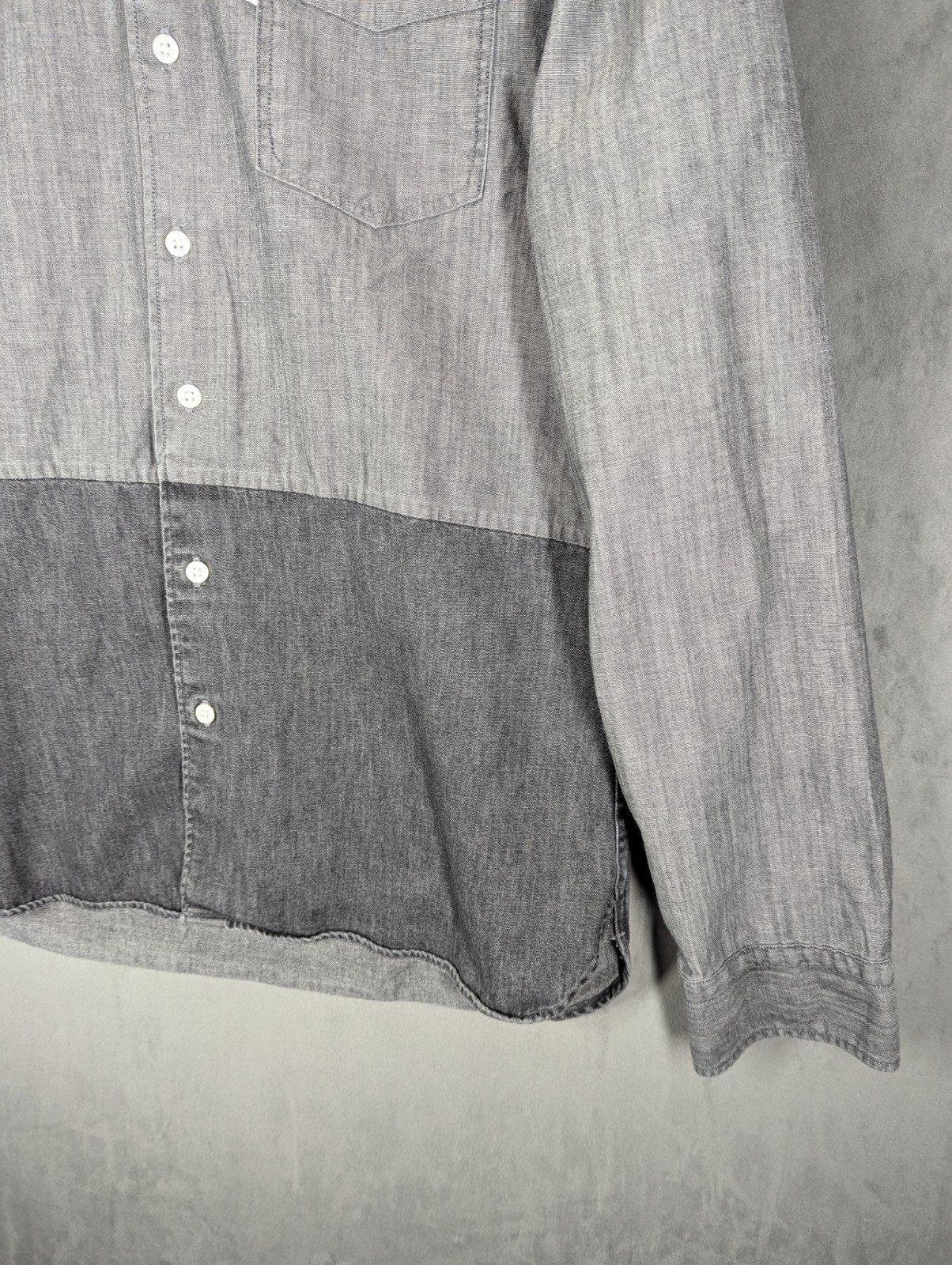 Levi's Two Tone Shirt Men's Size Medium Single Pocket Cotton Grey Charcoal image 2