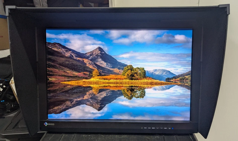 EIZO ColorEdge CG247X 24.1 inch Self Calibrating LCD Monitor with Hood - Image 4 of 4