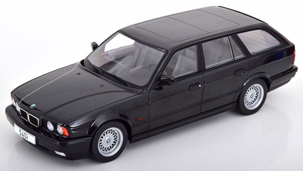 BMW Série 5 E34 Touring Miniature 1/18 Décoration Idéale pour Bureau