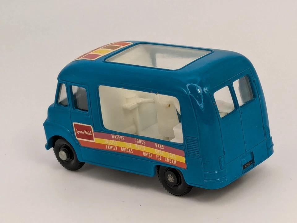 Vintage Original 1963 Matchbox Lesney #47B Commer Ice Cream Canteen w/ D Box - Image 4 of 4