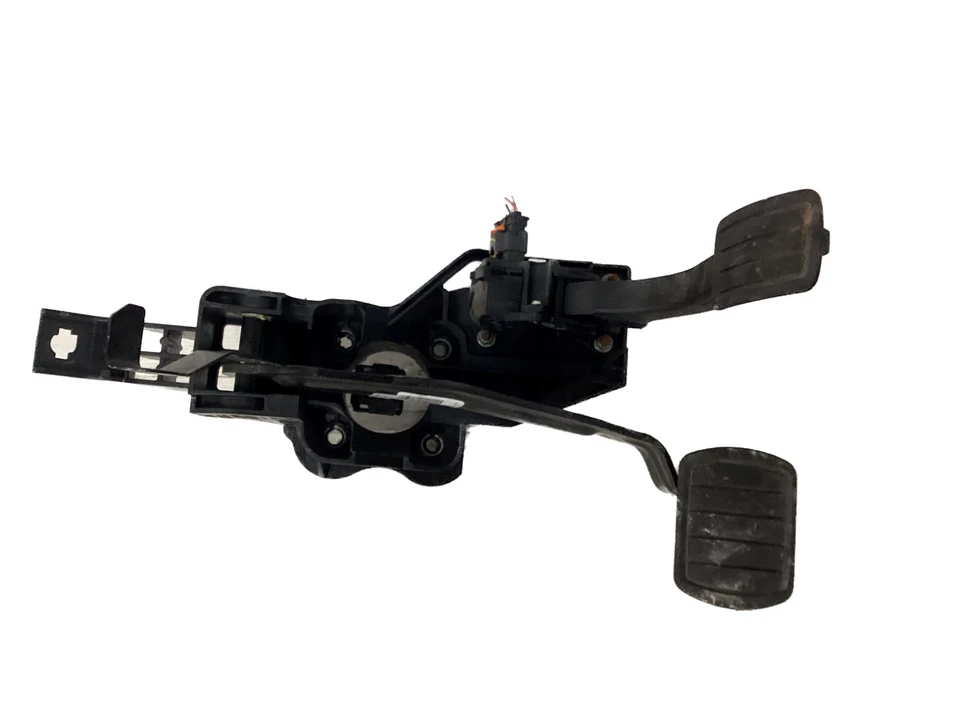 Peugeot 3008 2016 Brake Clutch Throttle Pedal Pedal - Image 3 of 4