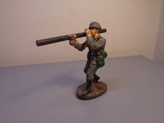 ELASTOLIN GERMANY VINTAGE 1940'S SOLDIER VERY RARE ITEM VERY GOOD
