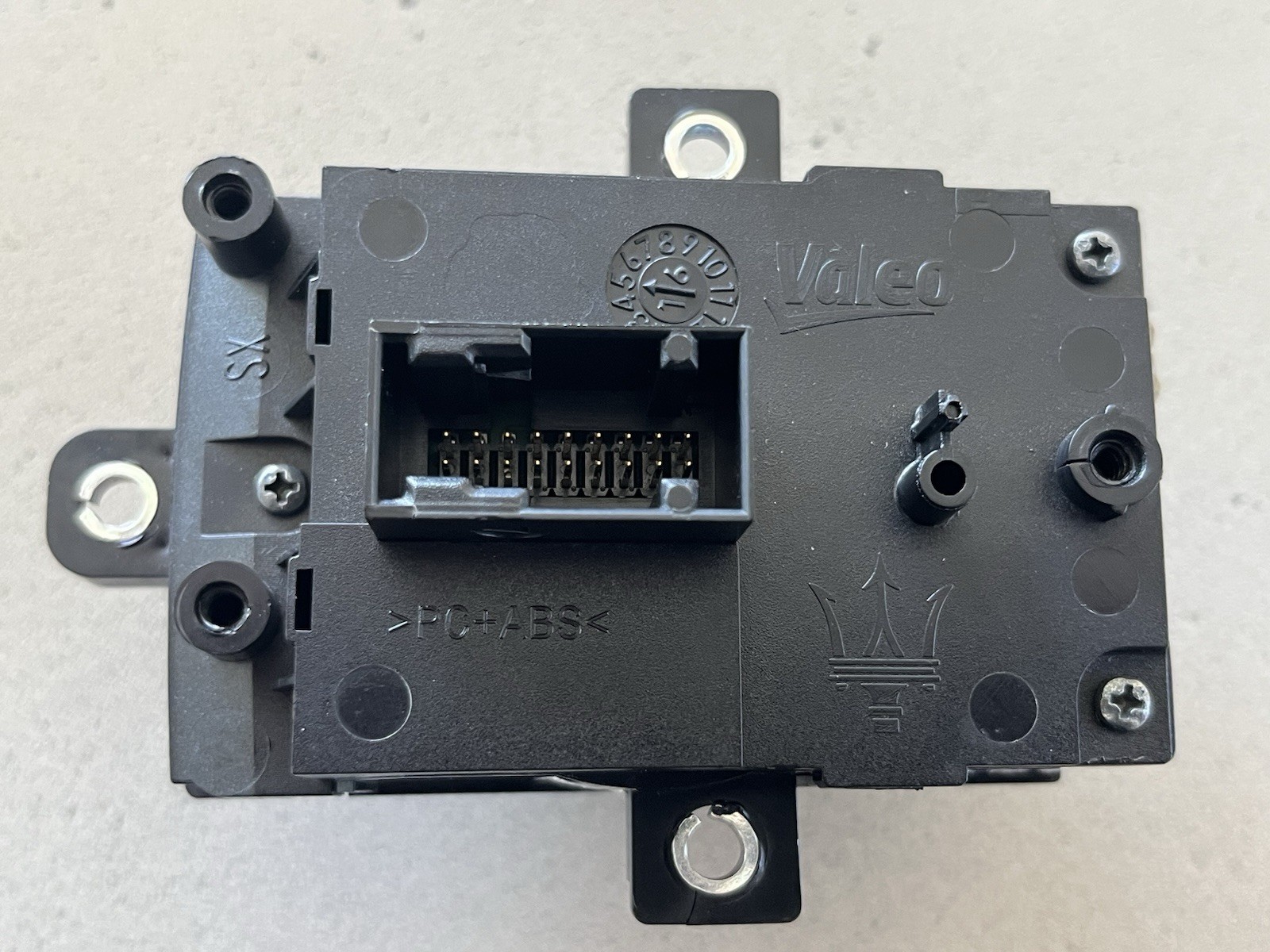 2017-2020 Maserati Levante Multimedia Control Switch Knob 670087463 