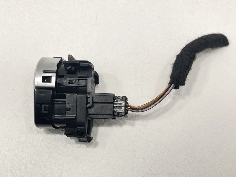 BMW 530i 2017-2020 pulsador negro sin llave 56775 Foto 4 de 4