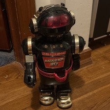 Vintage Battery Operated Robot MAGNATRON MT-2 Code 2003 RT-24