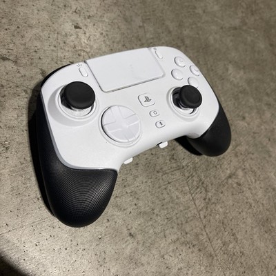 Razer Wolverine V2 Pro Controller for Sony PlayStation 5 - White been used