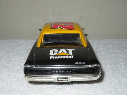 CATERPILLAR #22 WARD BURTON CAT 1966 PONTIAC GTO ERTL 1:18 APERTURA COFANO E PORTE - Foto 6 di 10