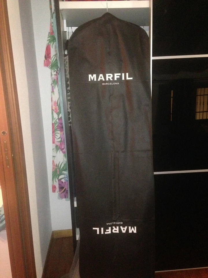 Meraviglioso vestito da sposa argento 42 originale Marfil Barcelona e guepiere - Immagine 3 di 4