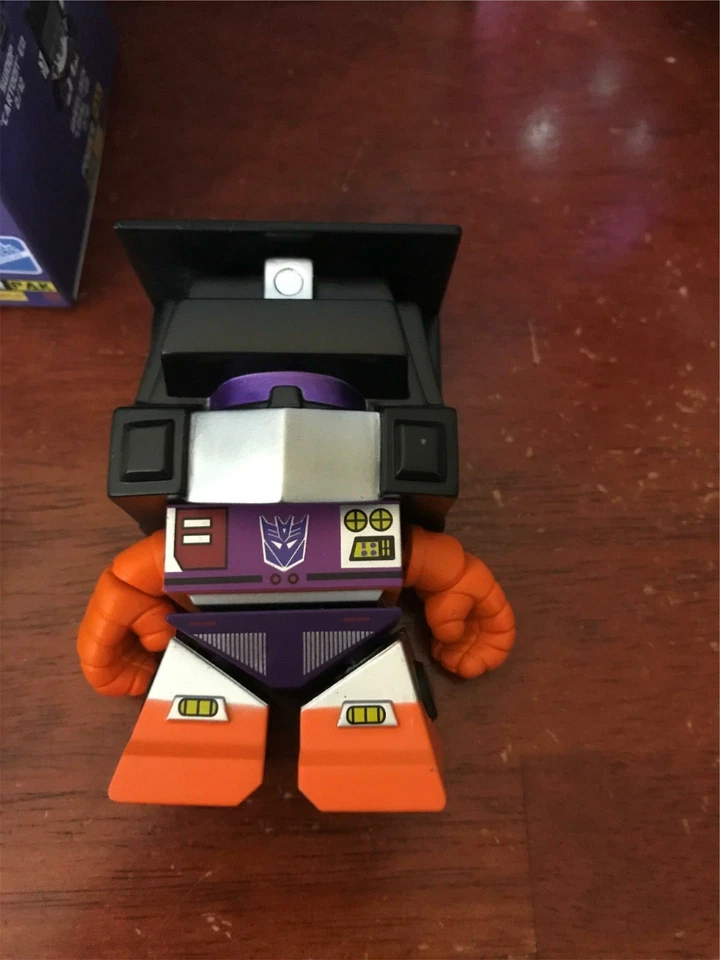 TRANSFORMERS ACTION VINYLS POWER PAK Loyal Subjects SCRAPPER ORANGE ED FIGURE - Image 4 of 4