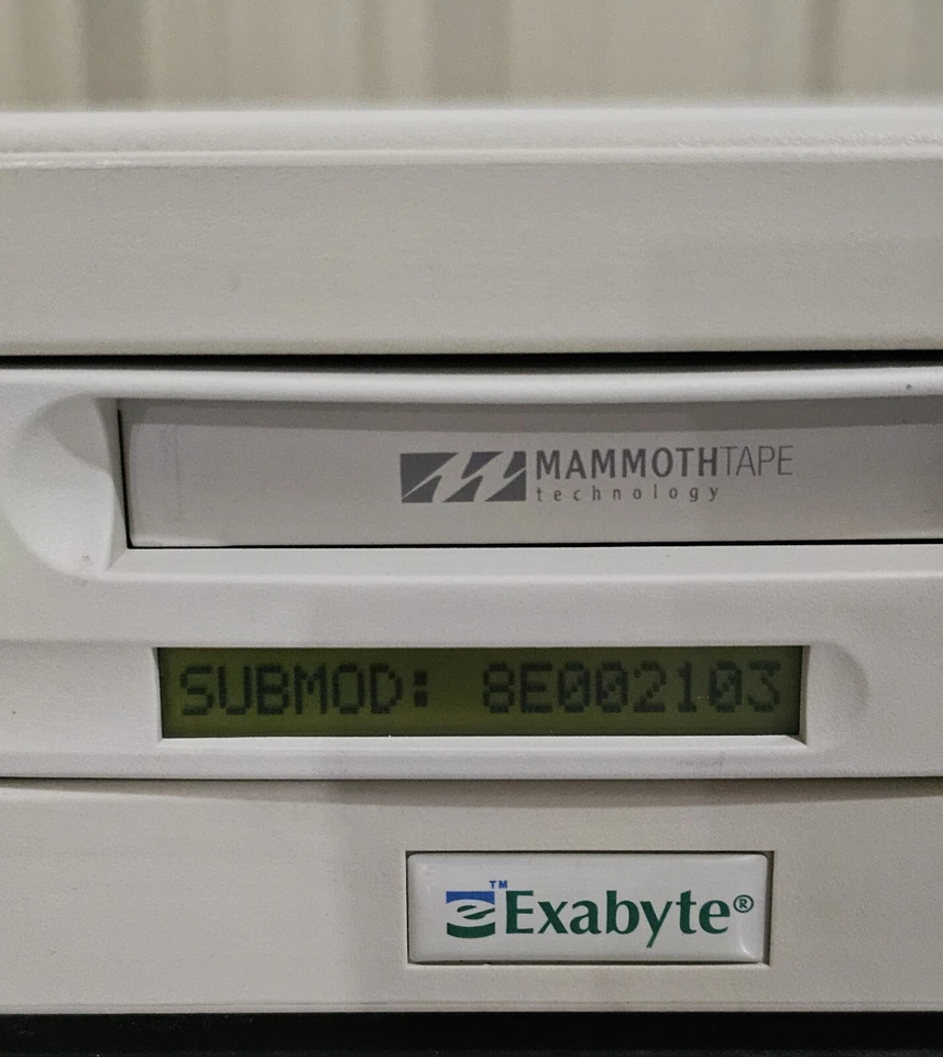 Exabyte Mammoth M2 Mammoth 2 60/150GB External LVD SCSI Tape Drive - Image 4 of 4