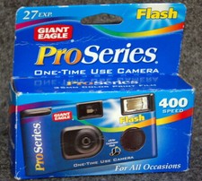 35mm  Disposable Camera w Flash  27 Exposures Exp Date: Nov.2009  400 spd