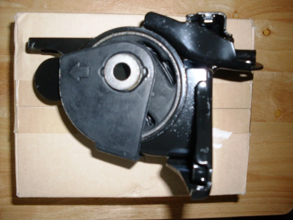 МЕХАНИЧЕСКОЕ КРЕПЛЕНИЕ КОРОБКИ ПЕРЕДАЧ -- ПОДХОДИТ: 2004-2009 KIA SPECTRA & SPECTRA 5 (2,0 Л, L4). - Изображение 3 из 4